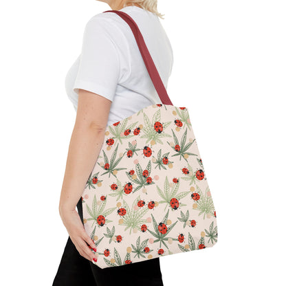 Lady bird on leaves ladies Tote Bag